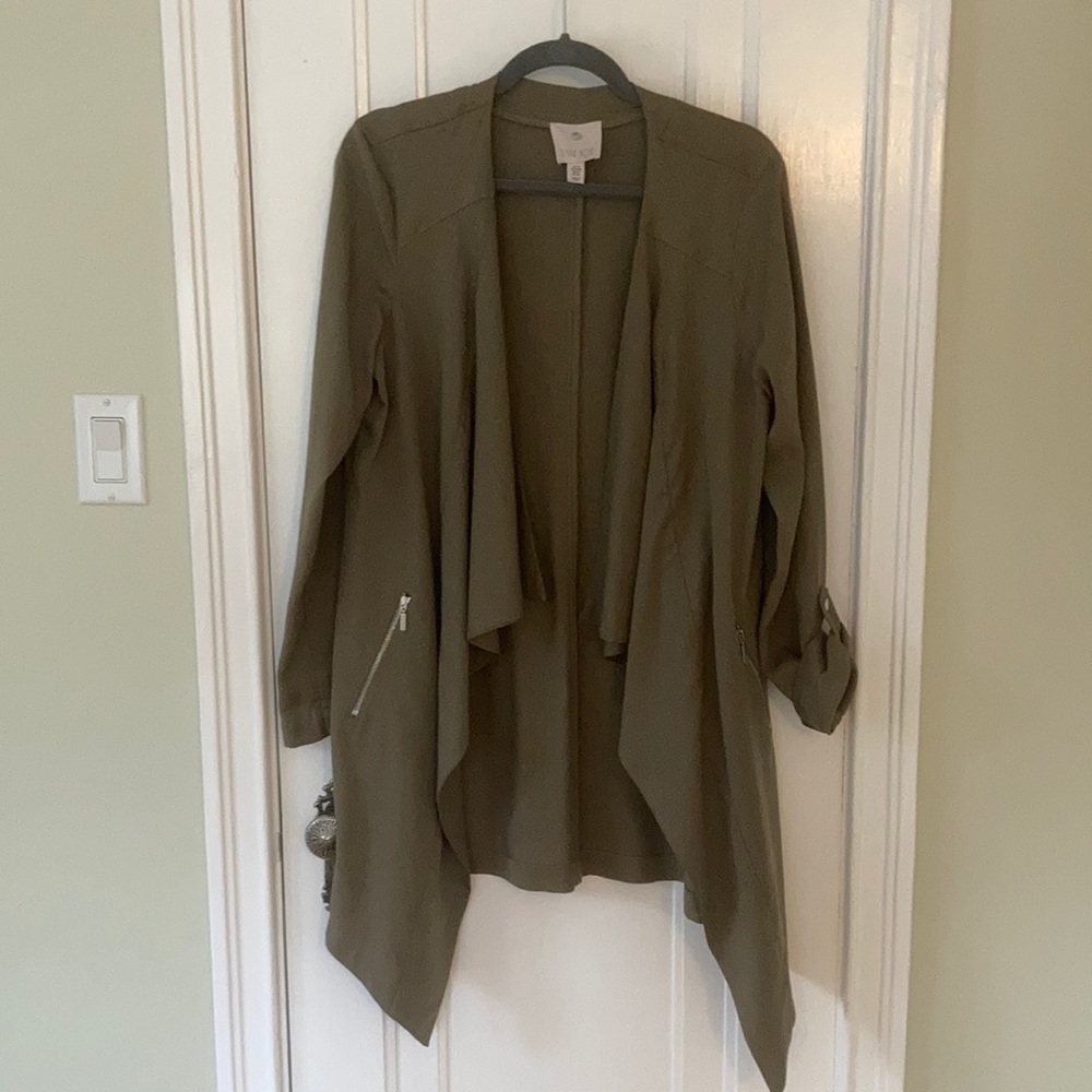 ⭐️ 3/$20 ⭐️ Khaki coloured waterfall collar jacket, size M